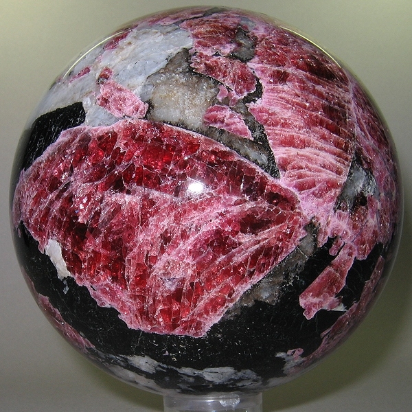 Eudialyte-Canada.jpg